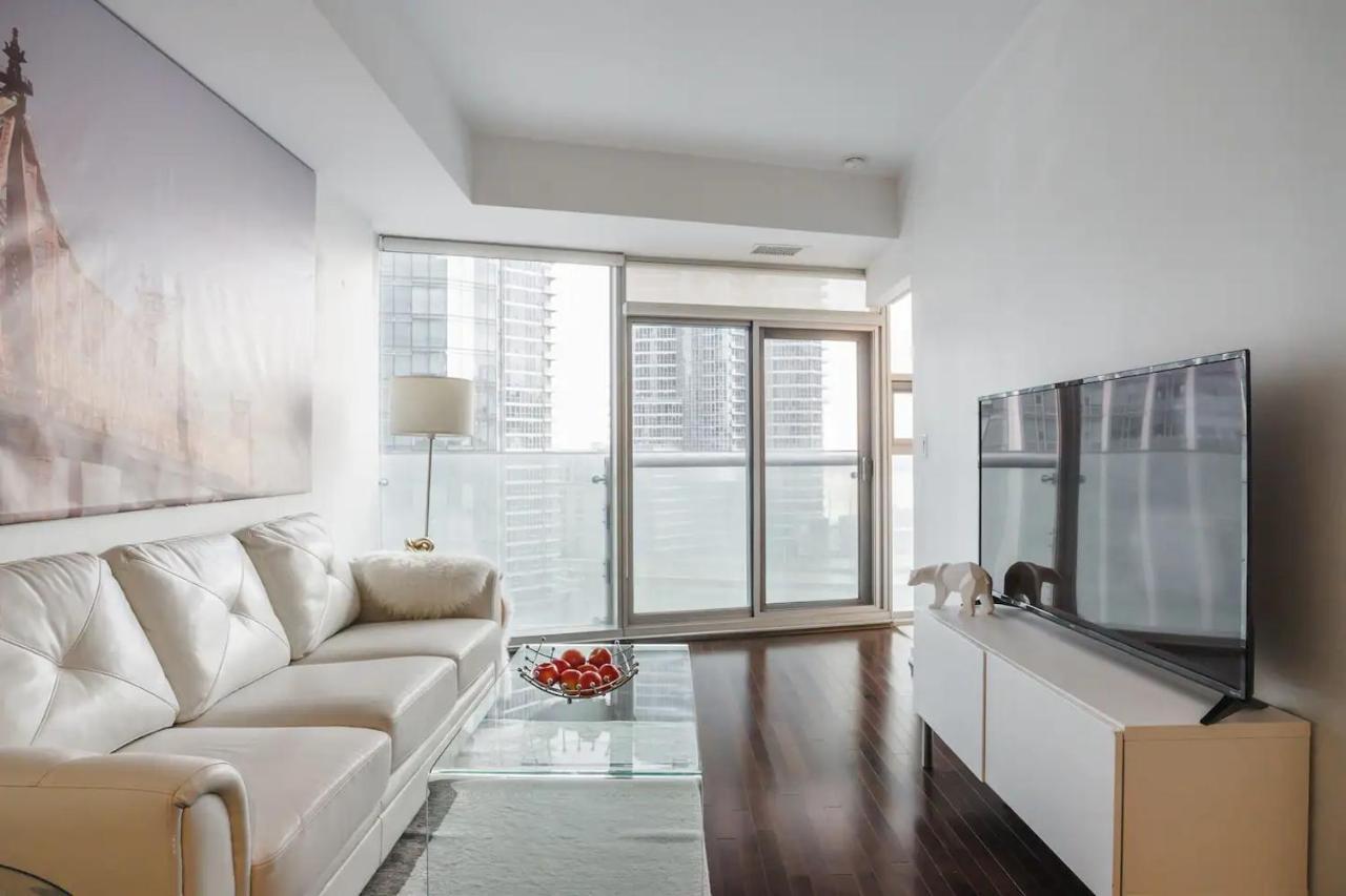 Luxury 2-Bedroom Condo Parking, View Of Cn Tower Toronto Buitenkant foto