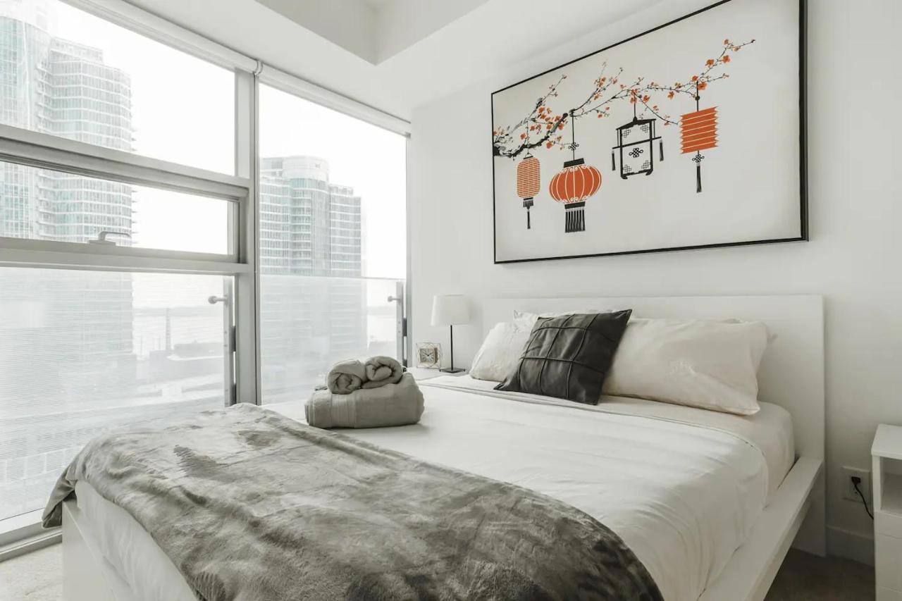 Luxury 2-Bedroom Condo Parking, View Of Cn Tower Toronto Buitenkant foto