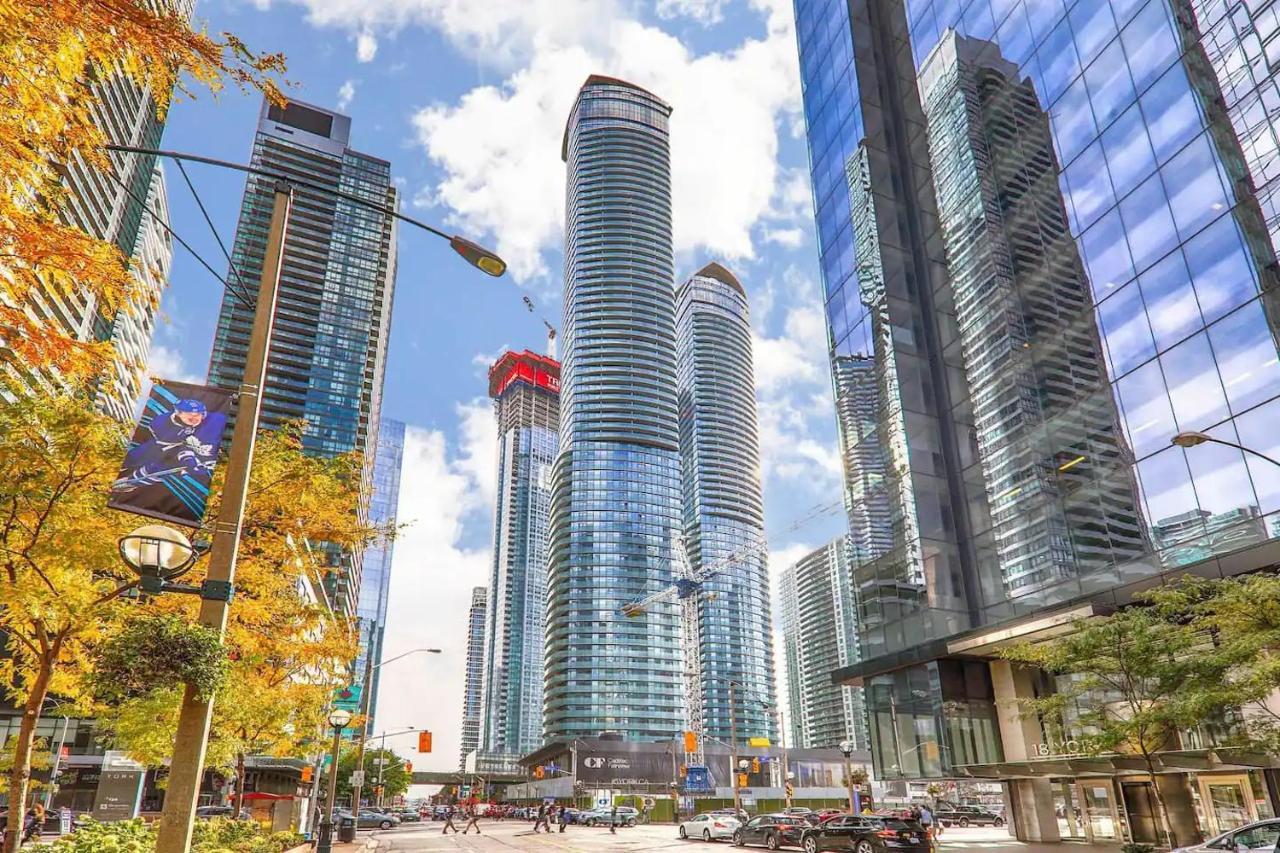 Luxury 2-Bedroom Condo Parking, View Of Cn Tower Toronto Buitenkant foto