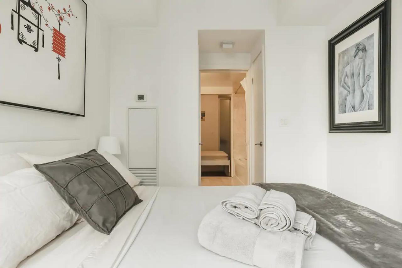 Luxury 2-Bedroom Condo Parking, View Of Cn Tower Toronto Buitenkant foto